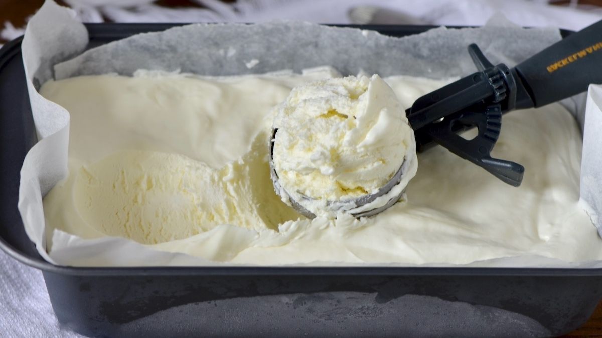 Crème glacée maison à la vanille sans sorbetière