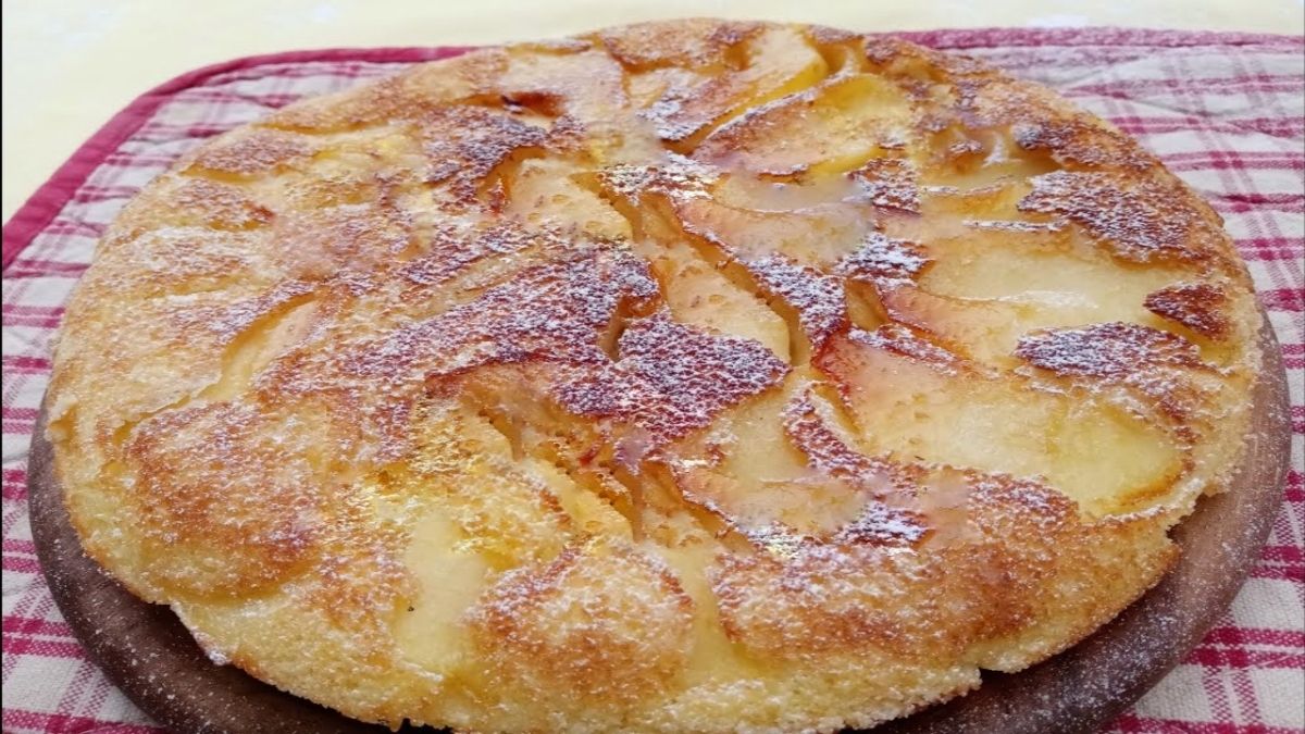 Gâteau aux pommes cuit à la poêle