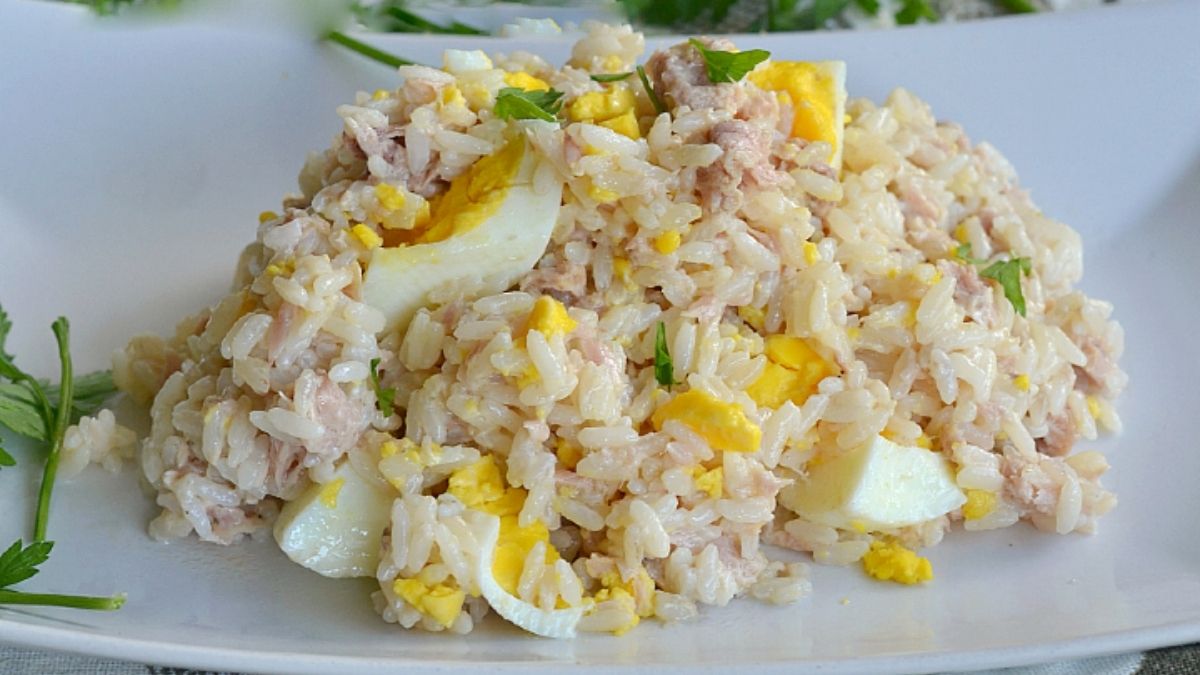 Salade de riz froid au thon et œufs