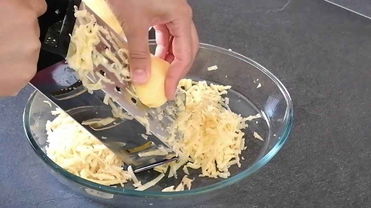 Gâteau pommes de terre râpées au brocoli et fromage