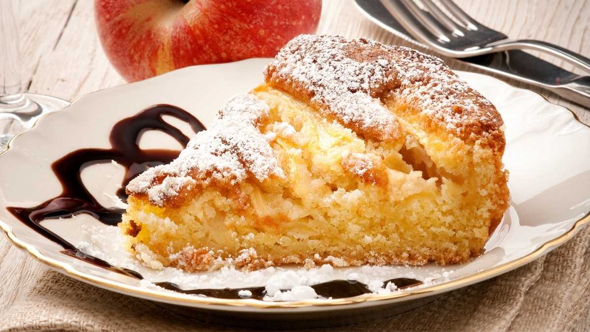 Gâteau aux pommes et au yaourt sans beurre à la poêle