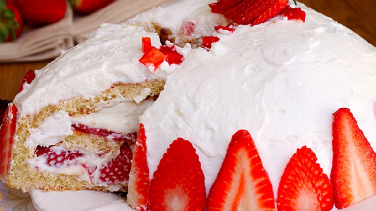 Zuccotto aux fraises (charlotte aux fraises) – dessert crémeux et facile