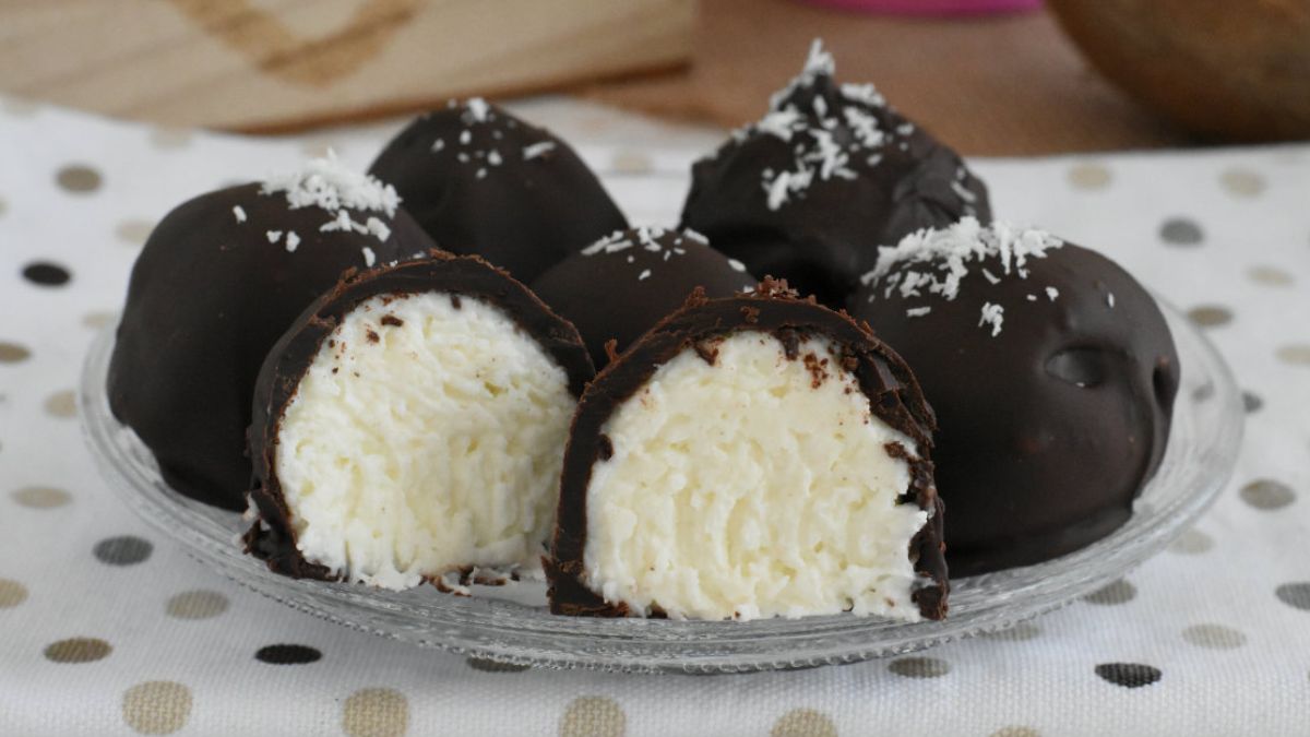 Boules à la noix de coco et au chocolat – recette sans cuisson rapide à faire