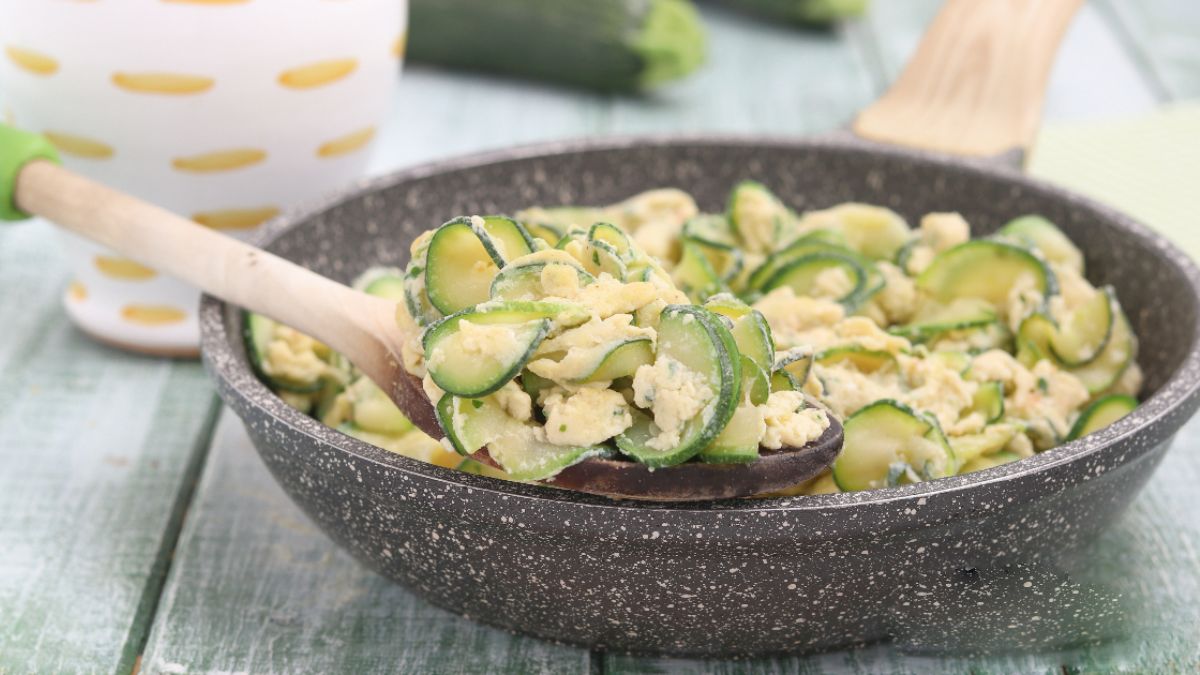 courgettes aux oeufs brouillees