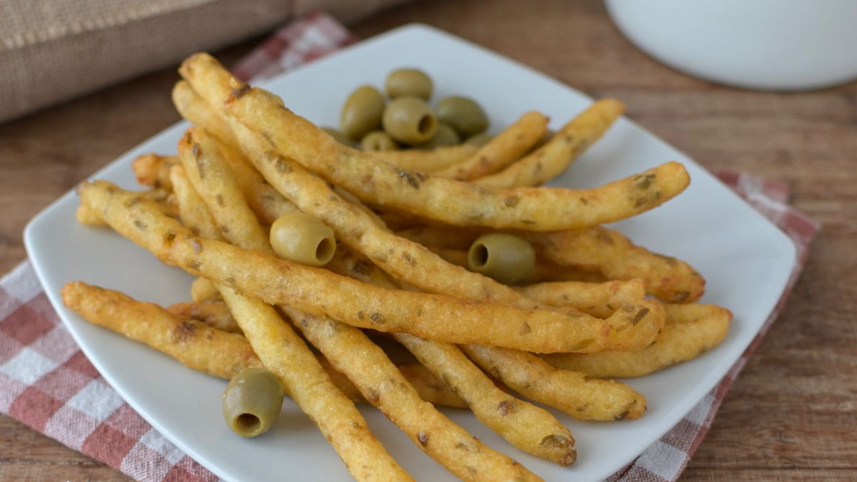 bâtonnets de pommes de terre aux olives