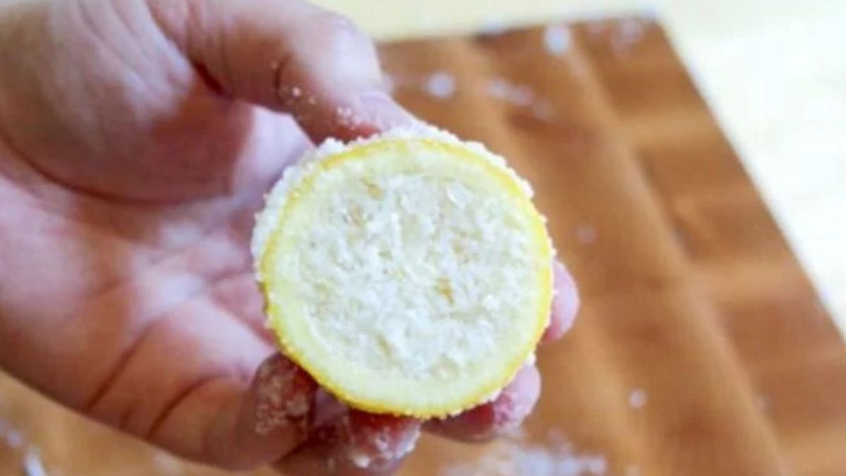 Coupez du citron et mettez-y du sel ! Le résultat obtenu ne vous laissera pas indifférent