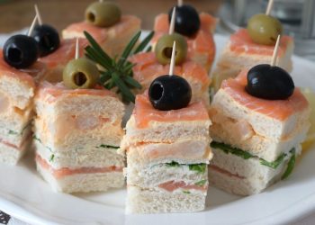 mini Sandwiches au saumon et aux olives