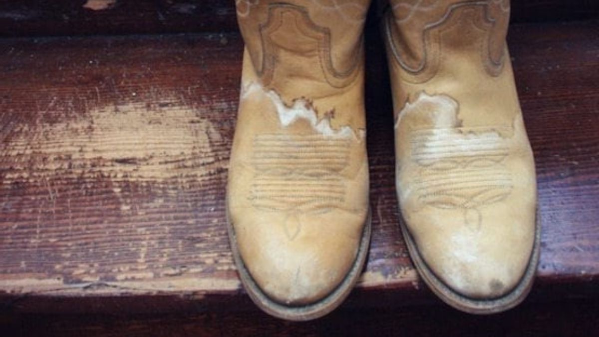 Bottes et chaussures en cuir : que faire pour enlever les taches de sel ?