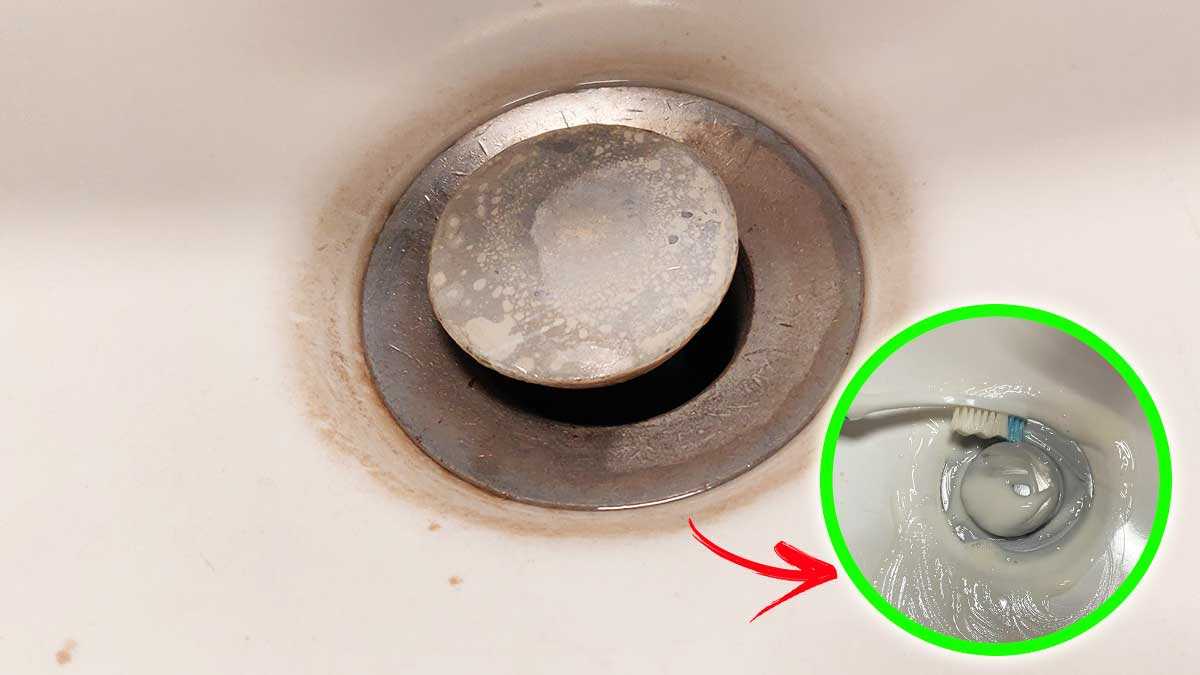 Découvrez l’astuce simple qui permet de se débarrasser des traces de calcaire jaunes dans le lavabo !