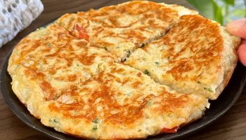 omelette de flocons d’avoine tomates et fromage à la poêle