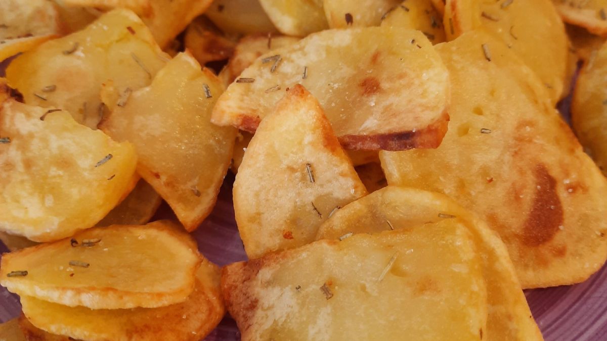 pommes de terre chips à la friteuse à air